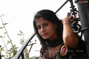 Shreya Dhanwanthary