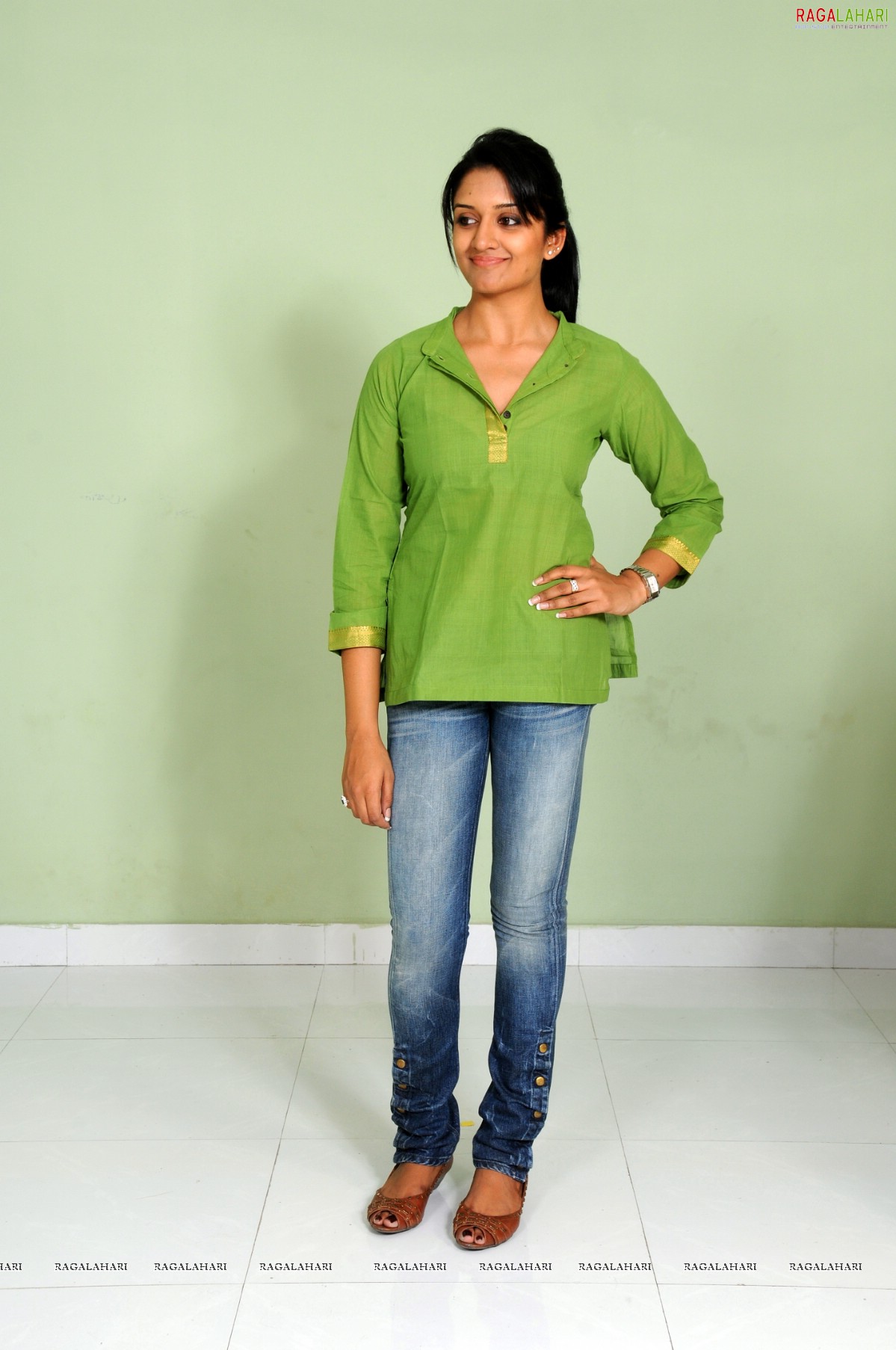 Vimala Raman (Hi-Res)