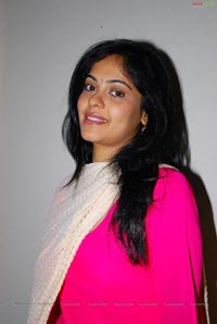 Bindu Madhavi at Pilla Zamindar Audio Release