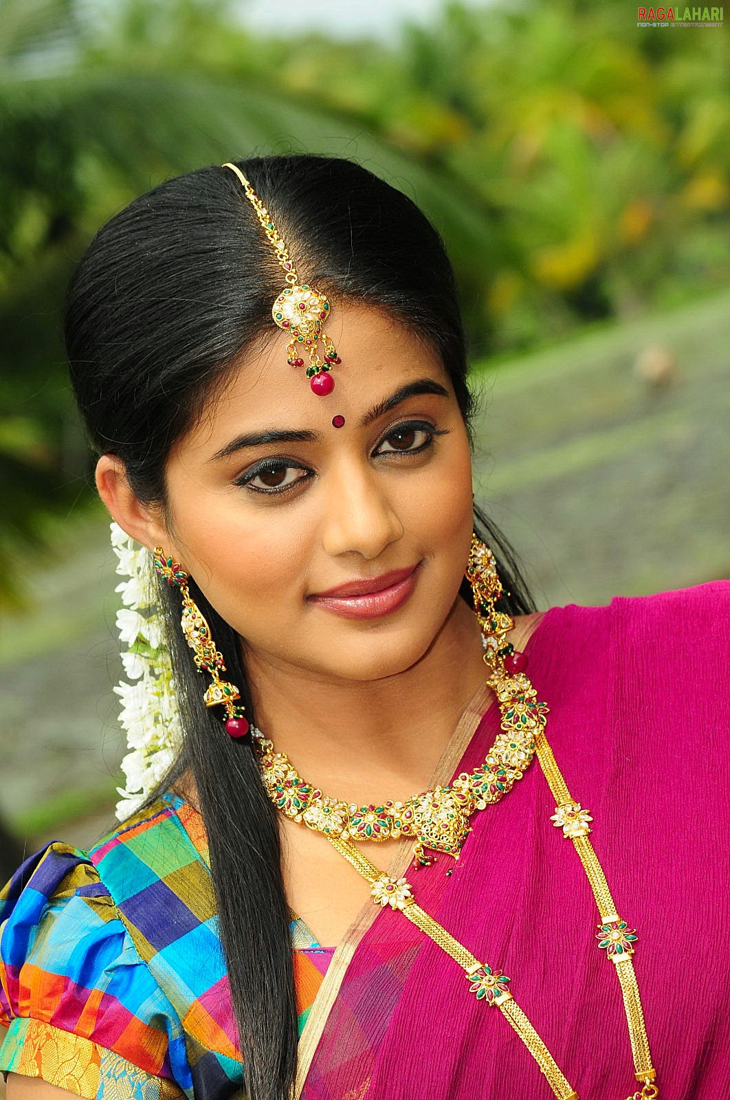 Priyamani in Langa Voni, Photo Gallery