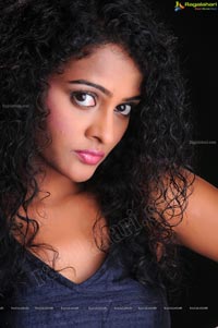 Model Sonia Ragalahari Photos