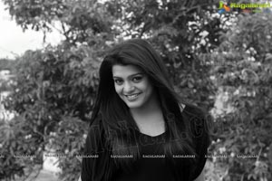 Tashu Kaushik Black and White Photos