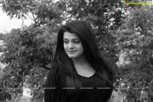 Tashu Kaushik Black and White Photos