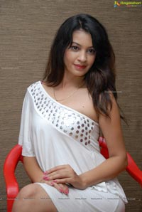 Heroine Diksha Panth