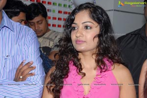 Madhavi Latha @ Naturals Tolichowki