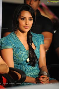 Priya Anand English Vinglish