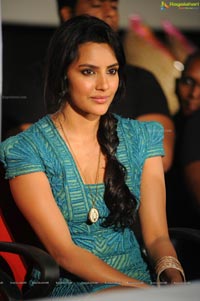 Priya Anand English Vinglish