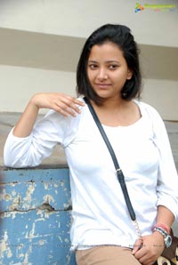 Makdee Girl Swetha Basu Prasad