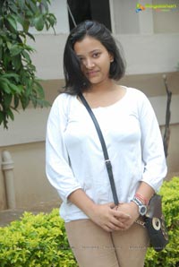 Makdee Girl Swetha Basu Prasad