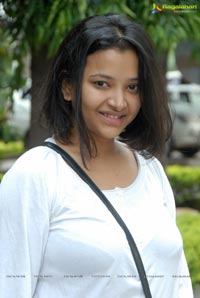 Makdee Girl Swetha Basu Prasad