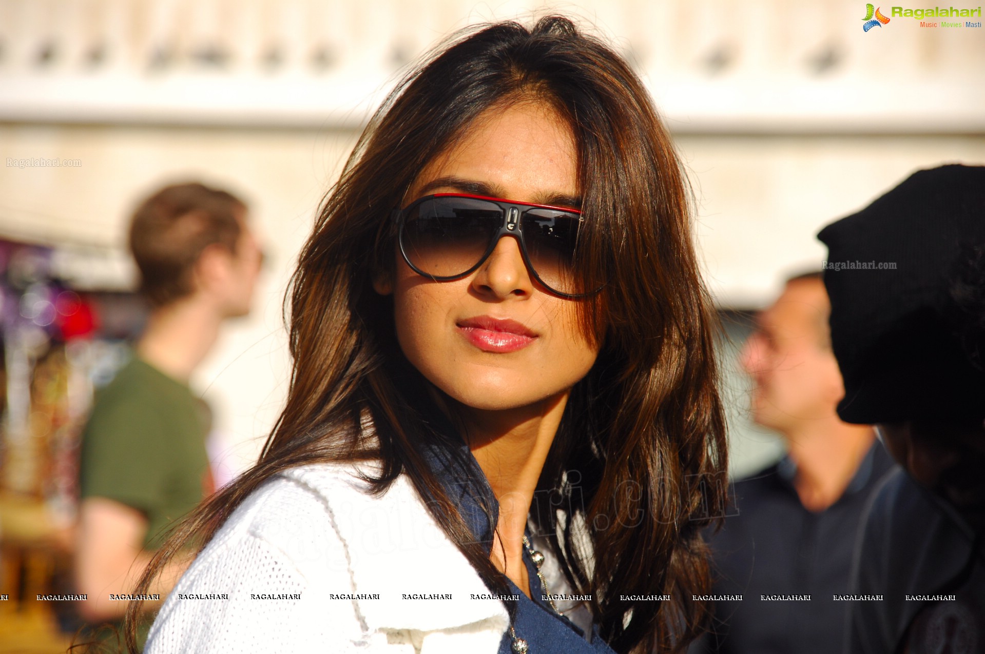 Bollywood Actress Ileana Latest Photos (High Definition)
