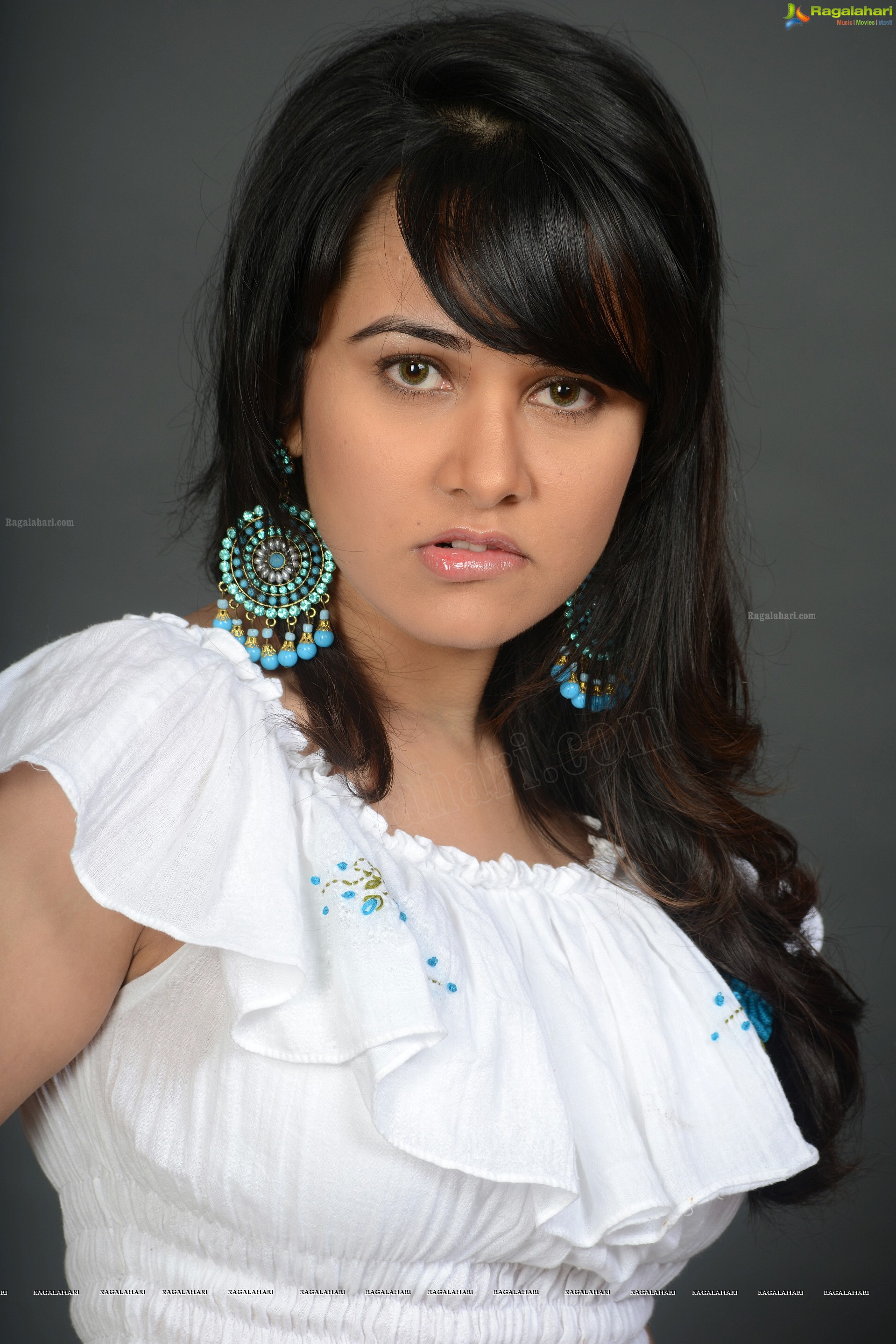 Nisha Kothari (High Definition)