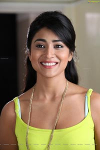 Shriya HD Wallpapers