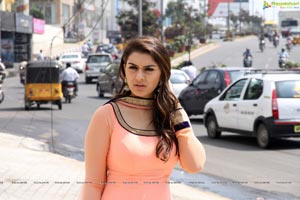 Hansika in Theeya Velai Seiyyanum Kumaru