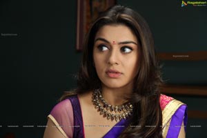 Hansika in Theeya Velai Seiyyanum Kumaru