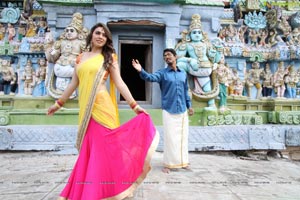 Hansika in Theeya Velai Seiyyanum Kumaru