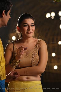 Hansika in Theeya Velai Seiyyanum Kumaru