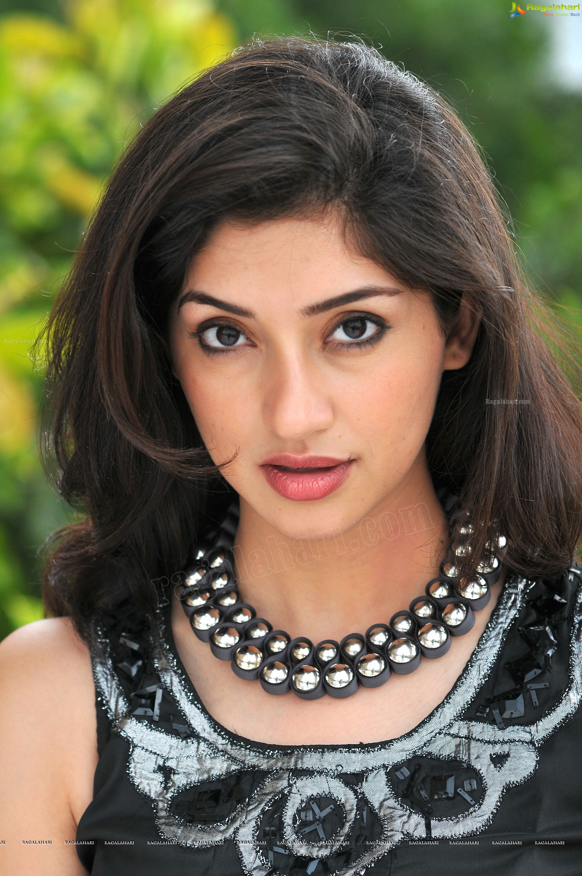 Tanvi Vyas (High Definition)