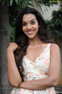 Anu Priya at Potugadu Press Meet