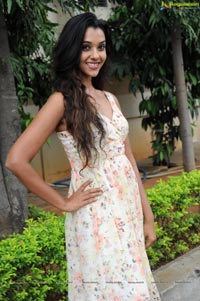 Anu Priya at Potugadu Press Meet