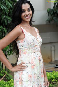 Anu Priya at Potugadu Press Meet