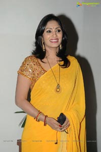 Anchor Jhansi in Yellow Saree