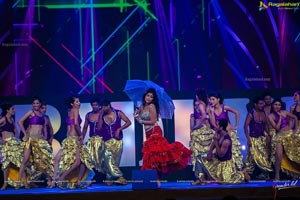 Shriya at SIIMA 2013 Photos