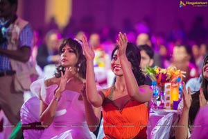 Shriya at SIIMA 2013 Photos