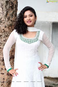 Telugu Actress Vishnu Priya