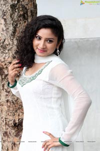 Telugu Actress Vishnu Priya