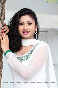 Telugu Actress Vishnu Priya