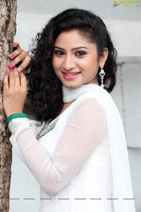 Telugu Actress Vishnu Priya