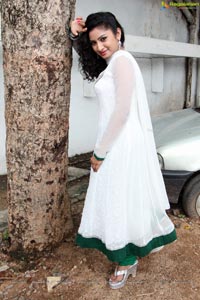 Telugu Actress Vishnu Priya