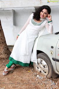 Telugu Actress Vishnu Priya