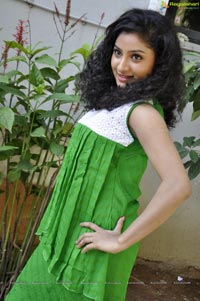 Telugu Heroine Vishnu Priya