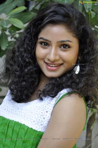 Telugu Heroine Vishnu Priya