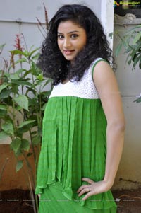 Telugu Heroine Vishnu Priya