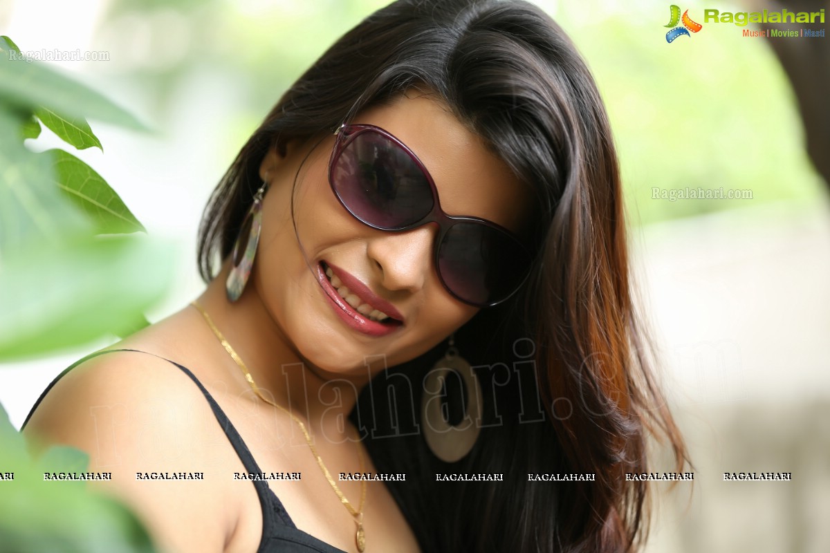 Veena Vijendar (Exclusive)