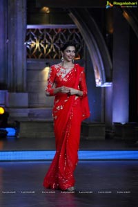 Deepika Padukone in Saree