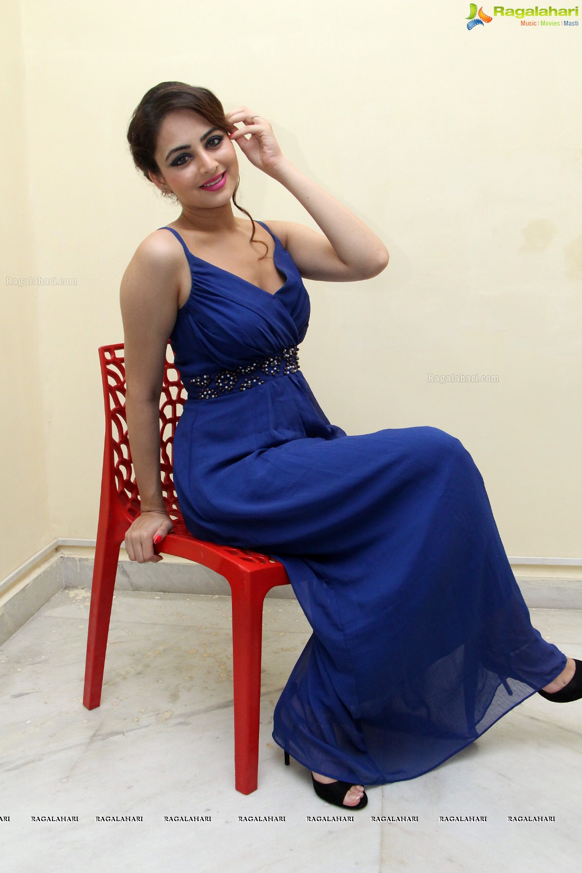 Zoya Afroz