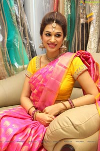 shradhadas-dusshera-collection-trisha