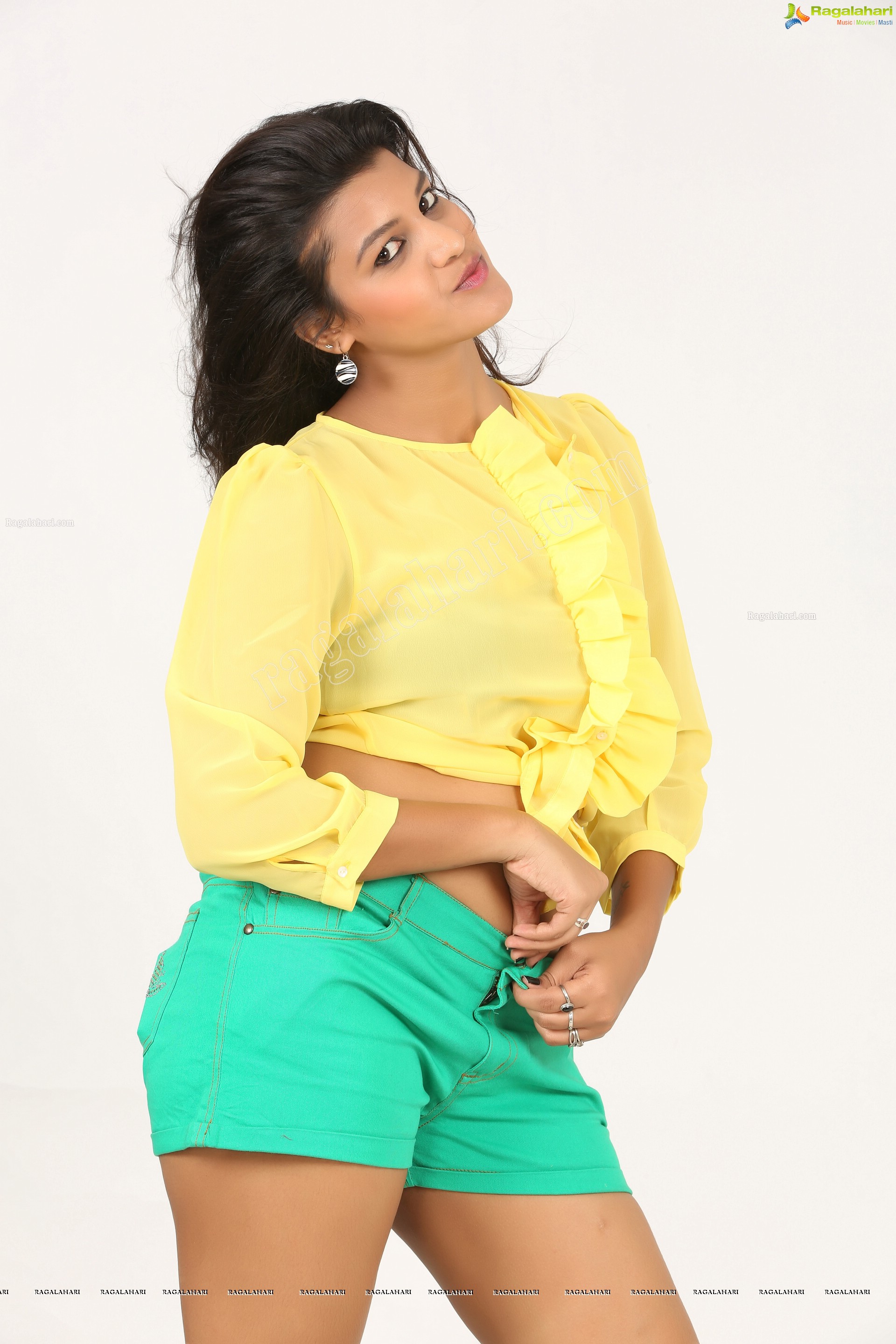 Vishakha Singh (Exclusive) (High Definition)