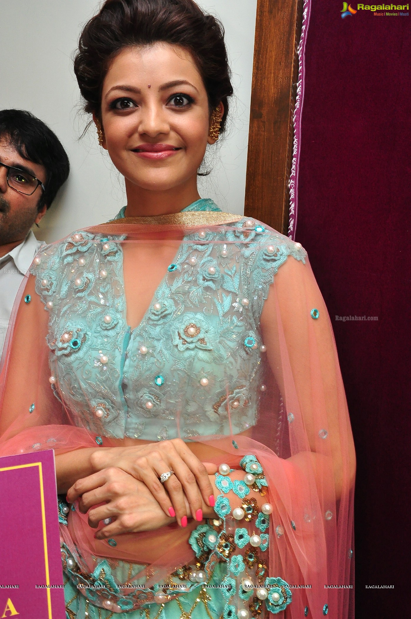 Kajal Aggarwal at Mugdha Art Studio Launch, Photo Gallery