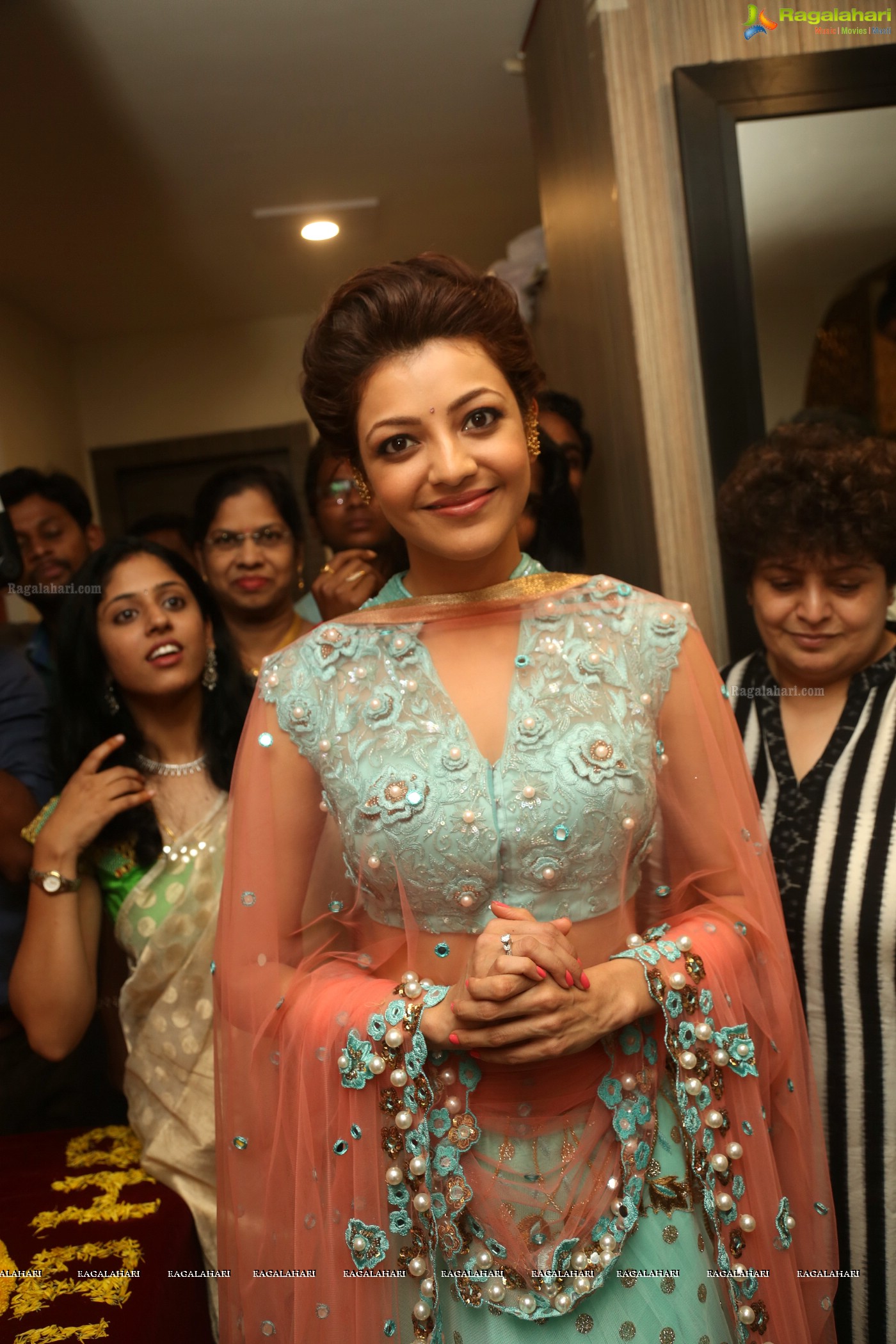 Kajal Aggarwal at Mugdha Art Studio Launch, Photo Gallery