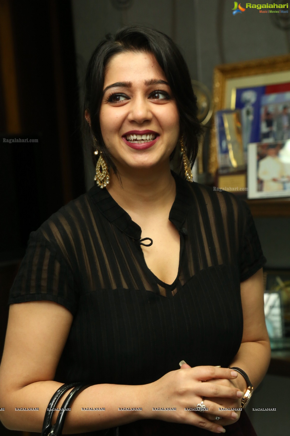 Charmme aka Charmi at Big C Scratch and Win Event, Images