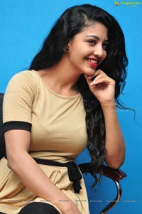 Daksha Nagarkar Photos