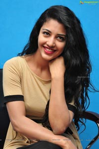 Daksha Nagarkar Photos