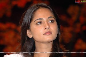 Anushka Photo Gallery/Wallpapers from Chintakayalaravi Press Meet