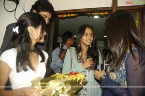 Anushka inaugurates the new branch of Smita's Bubbles Spa Saloon