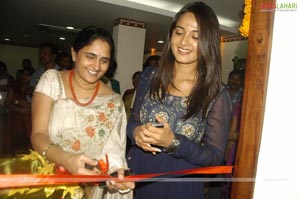 Anushka inaugurates the new branch of Smita's Bubbles Spa Saloon